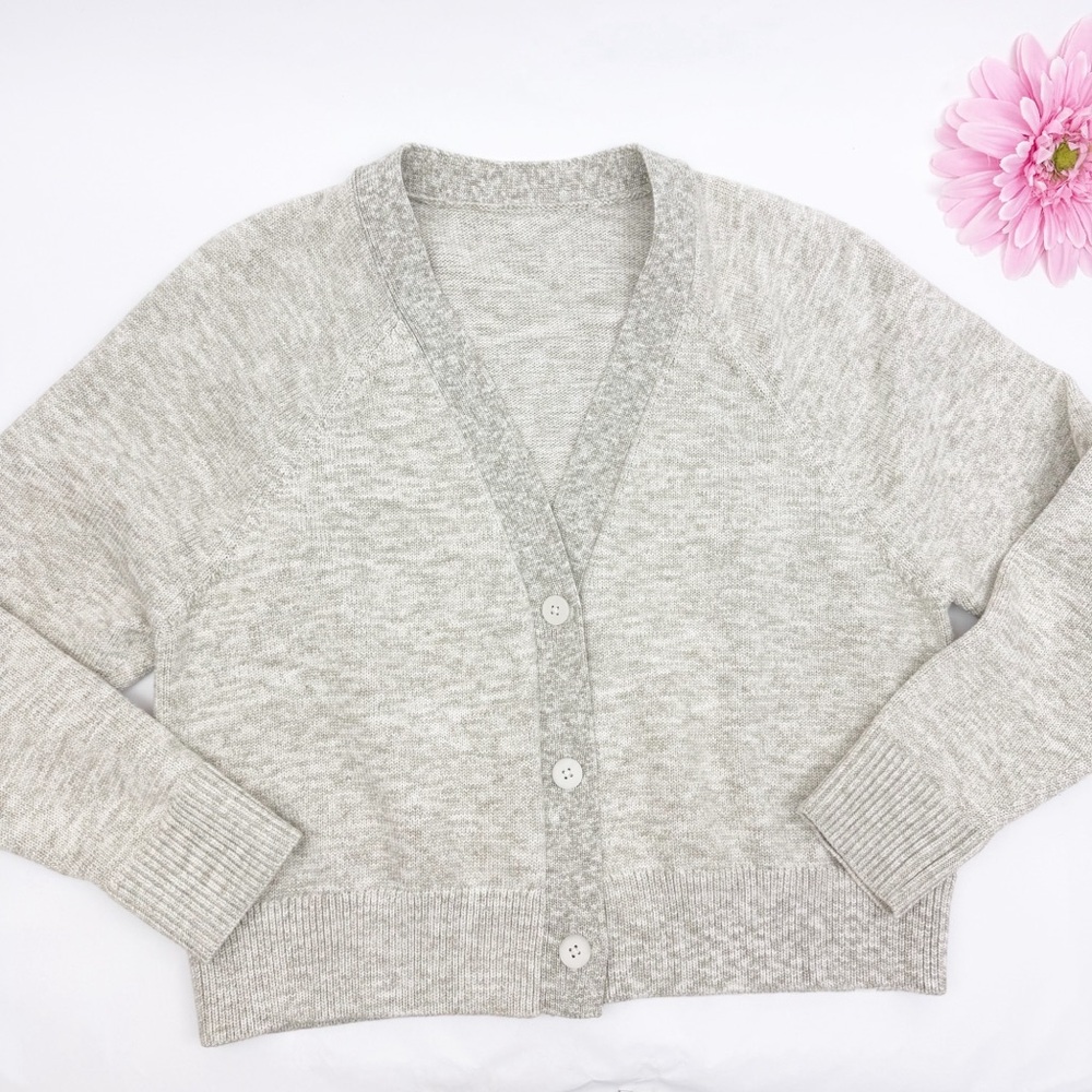 Lululemon Boxy Cotton-Blend V Neck Cardigan
Bone / White / Raw Linen / Vapor - Picture 6 of 16